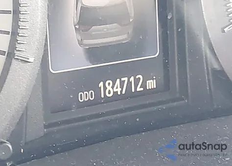 2015 Toyota Sienna Se Premium 8 Passenger z USA, uszkodzony, nr VIN 5TDXK3DCXFS634291